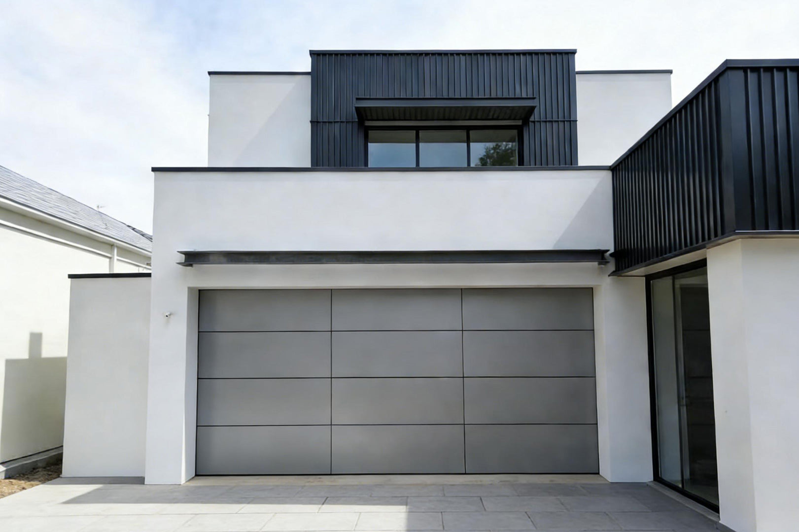 Flat aluminum plate flip-up