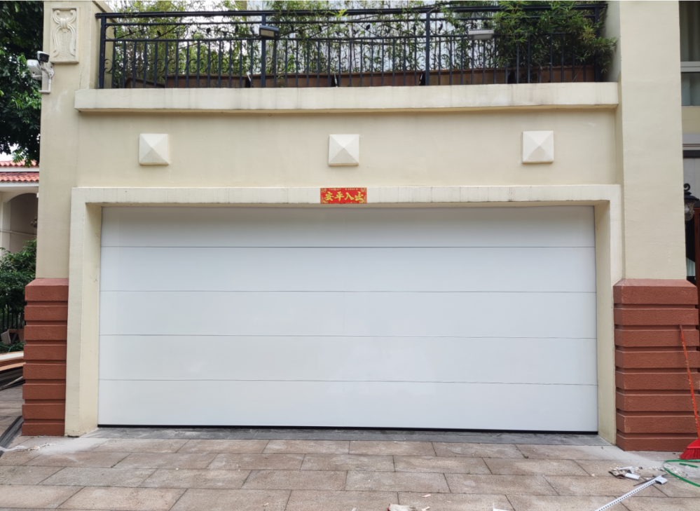 Flat aluminum plate flip-up